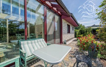 RealityDS - Nadštandardná nízkoenergetická vila v Šamoríne na PREDAJ: Moderná architektúra a špičkové technológie