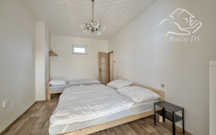 RealityDS – PREDAJ: Nadštandardný  4 izbový rodinný dom s wellnessom, bazénom a kompletným zariadením – Dolný Štál