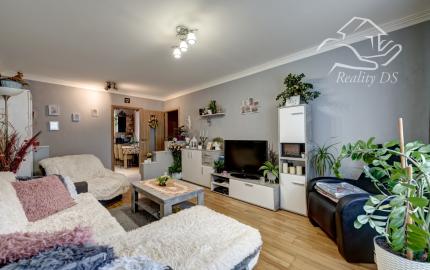 RealityDS - PREDAJ - 3 izb. byt so špajzou a loggiou, 72 m2, Čilistovská ulica