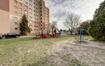 RealityDS - PREDAJ - 3 izb. byt so špajzou a loggiou, 72 m2, Čilistovská ulica