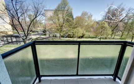 RealityDS - PREDAJ 2-izbového bytu, balkón+loggia, Komárnická