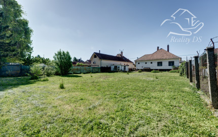 RK RealityDS – PREDAJ - Klasický vidiecky rodinný dom + 8,15 á pozemok s potenciálom, Šamorín