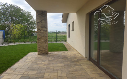 Predaj - 4 izb. NOVOSTAVBA BUNGALOVU  s 3 parkovacími plochami na 5,60 á pozemku, Šamorín
