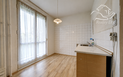 RealityDS - PREDAJ 2-izbového bytu, balkón+loggia, Komárnická | ZNÍŽENÁ CENA 229 000 €