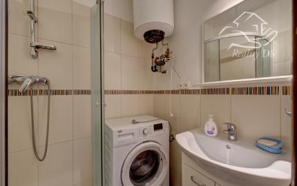 RK RealityDS - PRENÁJOM - zariadený a kompletne zrekonštruovaný 2 izb. byt, 54m², Školská ulica