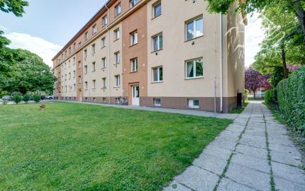 RK RealityDS - PRENÁJOM - zariadený a kompletne zrekonštruovaný 2 izb. byt, 54m², Školská ulica