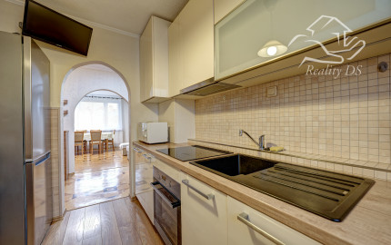 RK RealityDS - PRENÁJOM zariadeného a zrekonštruovaného 3-izb.bytu s loggiou; 74m²; Šamorín - Dunajská ulica