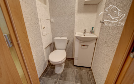 RK RealityDS - PRENÁJOM zariadeného a zrekonštruovaného 3-izb.bytu s loggiou; 74m²; Šamorín - Dunajská ulica