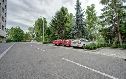 RealityDS - Kľúče, kufor a bývate! Novostavba s parkovaním a internetom v cene – Ovocné Sady, Bratislava