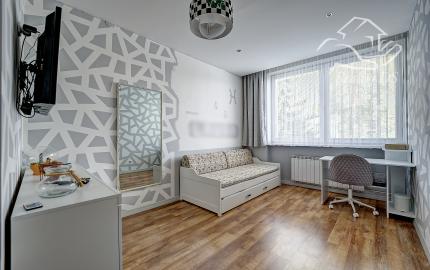 RealityDS - PREDAJ | 3-izbový veľkometrážny byt s loggiou, pivnicou a oploteným dvorom s možnosťou parkovania | Šamorín