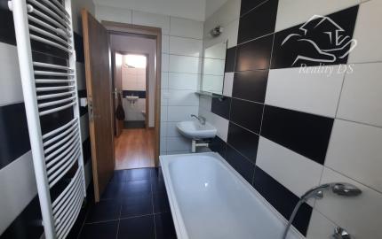 RealityDS - Prenájom prevažne zariadeného 2 izb. bytu v novostavbe, 41,57 m2 + pivnica 10,3 m2 + parkovacie státie, Šamorín