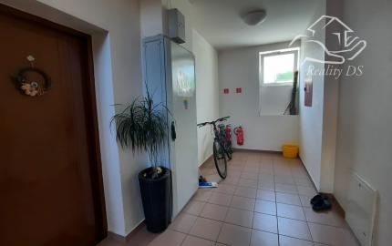 RealityDS - Prenájom prevažne zariadeného 2 izb. bytu v novostavbe, 41,57 m2 + pivnica 10,3 m2 + parkovacie státie, Šamorín