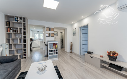 ReaityDS- Prenájom 2 a „pol" izb. zrekonštr. bytu s vlastným kúrením, tehla, 64m2, Bratislavská cesta