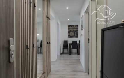 ReaityDS- Prenájom 2 a „pol" izb. zrekonštr. bytu s vlastným kúrením, tehla, 64m2, Bratislavská cesta