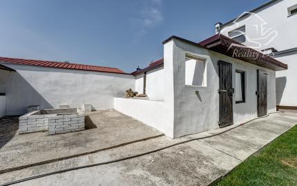 RealityDS - PREDAJ Veľkorysého 5-izbového rodinného domu po kompletnej rekonštrukcii: Váš nový domov vo Vydranoch