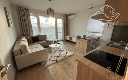 RealityDS - Prenájom 2-izb., kompletne zariadeného bytu v novostavbe,  42m2 +  balkón 8m2 + 1 park. státie, Sídlisko Platan