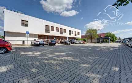 RealityDS - PRENÁJOM kompletne zariadeného 2-izbového bytu | Parkovacie státie | Balkón | Pivnica