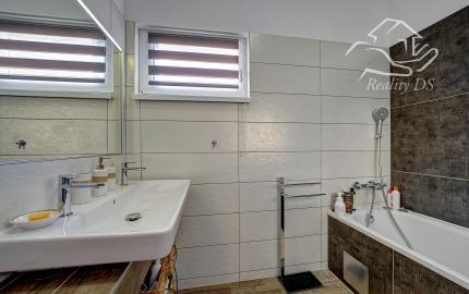 RealityDS – PREDAJ | 5-izbový rodinný dom | pozemok 747 m² | Lehnice – Kolónia