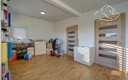 RealityDS – PREDAJ | 5-izbový rodinný dom | pozemok 747 m² | Lehnice – Kolónia