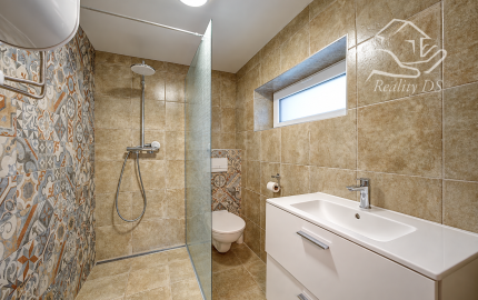 RealityDS – PREDAJ | 5-izbový rodinný dom | pozemok 747 m² | Lehnice – Kolónia