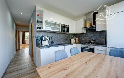 RealityDS -  🏡 2-IZBOVÝ BYT VO VEĽKOSTI 3-IZBOVÉHO? ÁNO – 66 m², BALKÓN A BEZ ĎALŠÍCH INVESTÍCIÍ! Šamorín, Mestský Majer