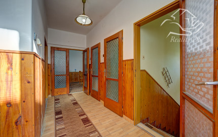 RealityDS – Predaj rodinného domu s garážou, terasou a veľkým pozemkom 1 824 m², Gabčíkovo