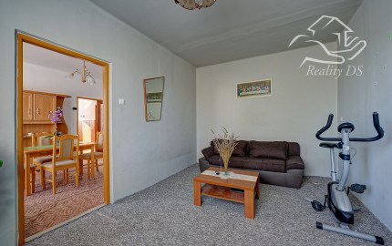 RealityDS – Predaj rodinného domu s garážou, terasou a veľkým pozemkom 1 824 m², Gabčíkovo