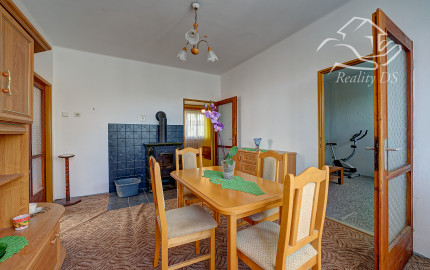 RealityDS – Predaj rodinného domu s garážou, terasou a veľkým pozemkom 1 824 m², Gabčíkovo