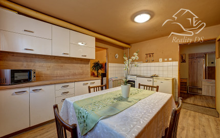 RealityDS – Predaj rodinného domu s garážou, terasou a veľkým pozemkom 1 824 m², Gabčíkovo