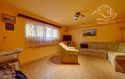 RealityDS – Predaj rodinného domu s garážou, terasou a veľkým pozemkom 1 824 m², Gabčíkovo