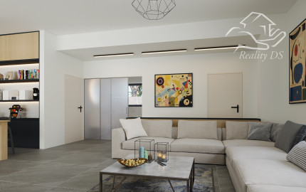 RealityDS – Predaj pozemku 803 m² so starším rodinným domom a projektom 4-izbového bývania s dvojgarážou | Blatná na Ostrove