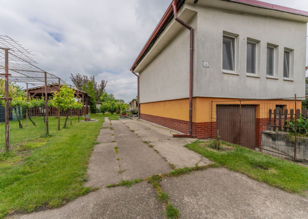 REZERVOVANÉ - RK RealityDS - PREDAJ 4 izbového domu s vidieckym charakterom a veľkým pozemkom, Blahová Okres Dunajská Streda