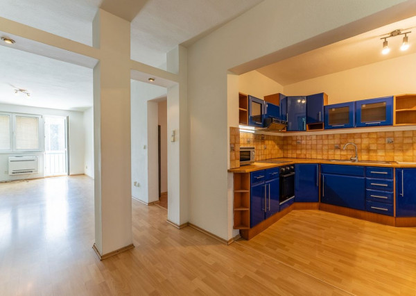 Predaj 3 izb. veľkometrážneho bytu, 94 m2, loggiou, Hlboká ul.