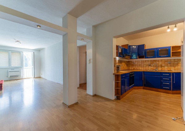 ÚSPEŠNE ODOVZDANÝ! - RK RealityDS - Predaj 3 izb. veľkometrážneho bytu, 94 m2, loggiou, Hlboká ul.