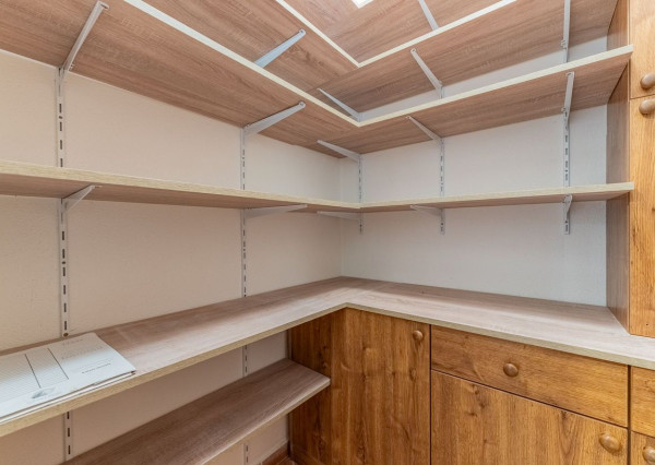 ÚSPEŠNE ODOVZDANÝ! - RK RealityDS - Predaj 3 izb. veľkometrážneho bytu, 94 m2, loggiou, Hlboká ul.