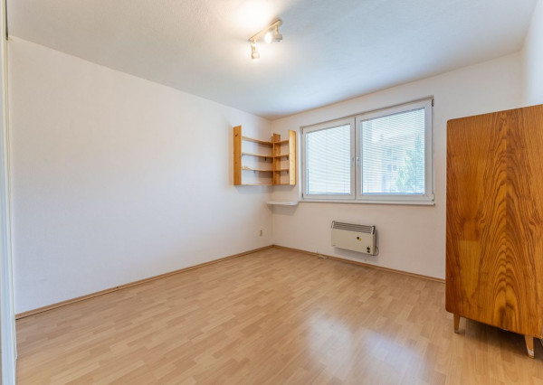 ÚSPEŠNE ODOVZDANÝ! - RK RealityDS - Predaj 3 izb. veľkometrážneho bytu, 94 m2, loggiou, Hlboká ul.