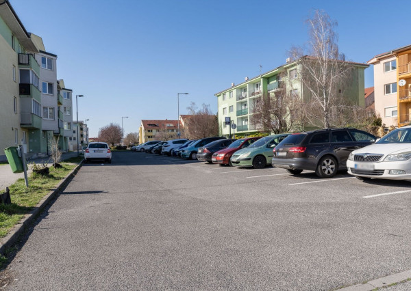 ÚSPEŠNE ODOVZDANÝ! - RK RealityDS - Predaj 3 izb. veľkometrážneho bytu, 94 m2, loggiou, Hlboká ul.