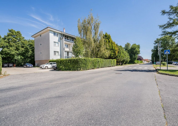 ÚSPEŠNE ODOVZDANÝ! - RK RealityDS - Predaj 3 izb. veľkometrážneho bytu, 94 m2, loggiou, Hlboká ul.