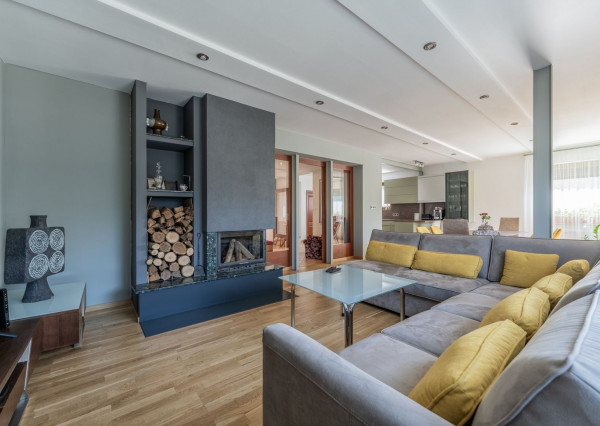 RealityDS - Predaj 5 izb. rodinného domu, garáže s altánkom na 8 á pozemku, Dunajská Lužná