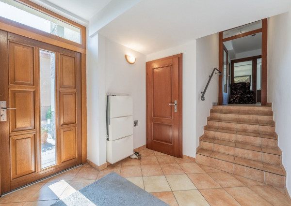 RealityDS - Predaj 5 izb. rodinného domu, garáže s altánkom na 8 á pozemku, Dunajská Lužná