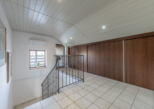 RealityDS - Predaj 5 izb. rodinného domu, garáže s altánkom na 8 á pozemku, Dunajská Lužná