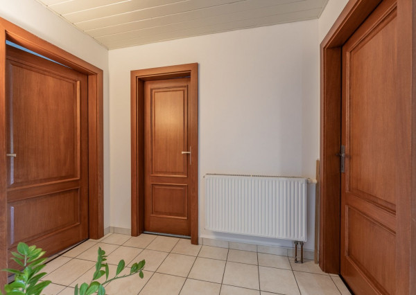 RealityDS - Predaj 5 izb. rodinného domu, garáže s altánkom na 8 á pozemku, Dunajská Lužná