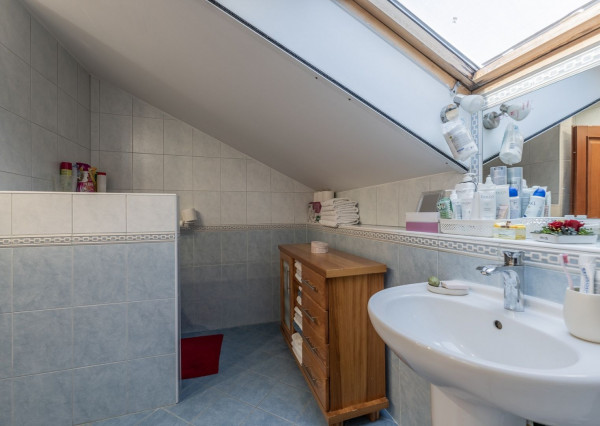 RealityDS - Predaj 5 izb. rodinného domu, garáže s altánkom na 8 á pozemku, Dunajská Lužná