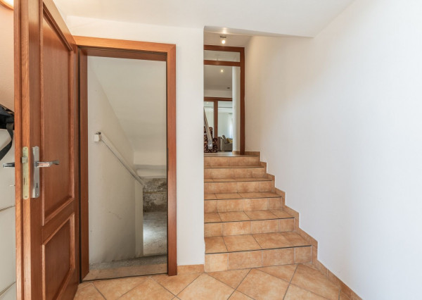 RealityDS - Predaj 5 izb. rodinného domu, garáže s altánkom na 8 á pozemku, Dunajská Lužná