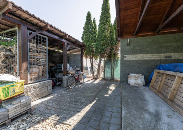 RealityDS - Predaj 5 izb. rodinného domu, garáže s altánkom na 8 á pozemku, Dunajská Lužná