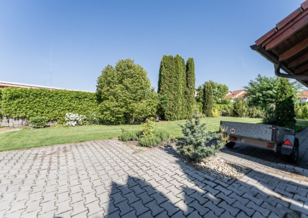 RealityDS - Predaj 5 izb. rodinného domu, garáže s altánkom na 8 á pozemku, Dunajská Lužná