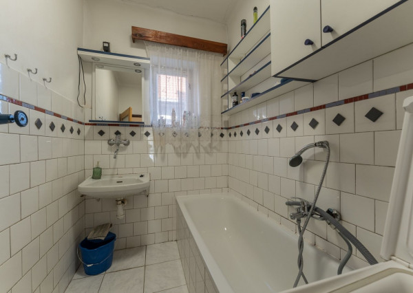 RealityDS - Predaj 3 izbového rodinného domu s garážou, letnou kuchynkou na 6,23 á pozemku, Šamorín