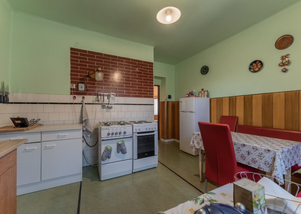 RealityDS - Predaj 3 izbového rodinného domu s garážou, letnou kuchynkou na 6,23 á pozemku, Šamorín