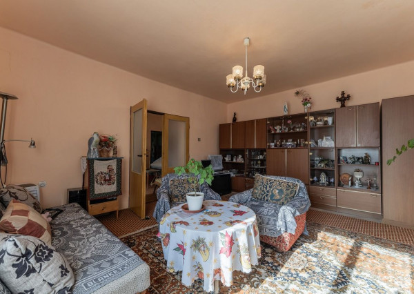 RealityDS - Predaj 3 izbového rodinného domu s garážou, letnou kuchynkou na 6,23 á pozemku, Šamorín