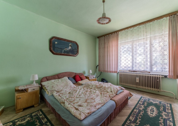 RealityDS - Predaj 3 izbového rodinného domu s garážou, letnou kuchynkou na 6,23 á pozemku, Šamorín